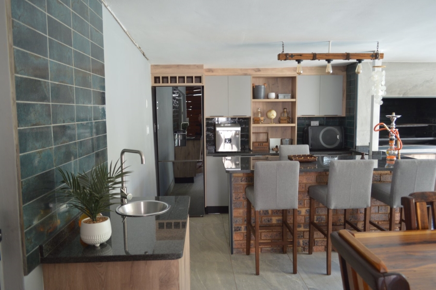 3 Bedroom Property for Sale in Wilkoppies North West